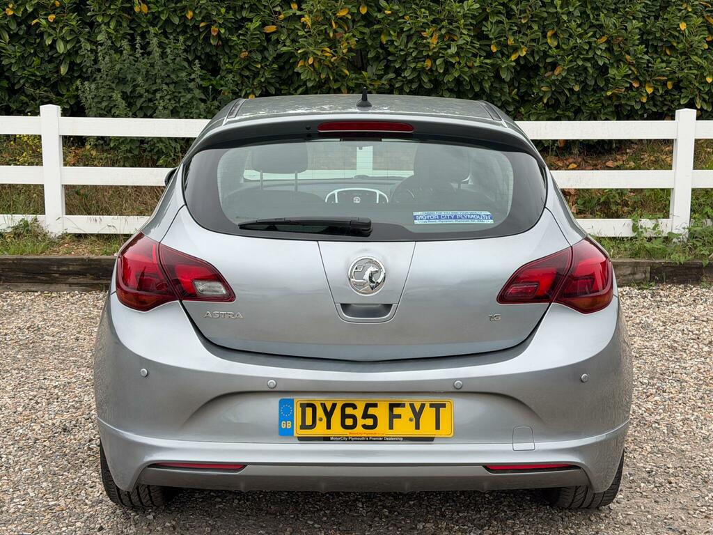 Vauxhall Astra Hatchback White #11