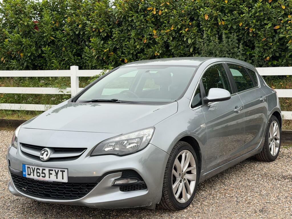 Vauxhall Astra Hatchback White #8