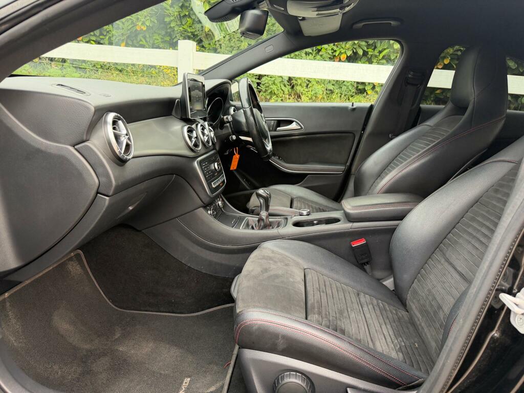 Mercedes-Benz CLA Class 2.0 Cla250 4Matic Engineered Black #30