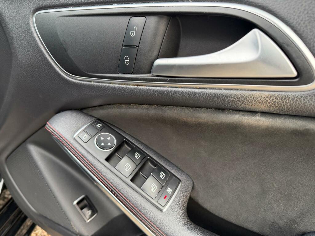 Mercedes-Benz CLA Class 2.0 Cla250 4Matic Engineered Black #32