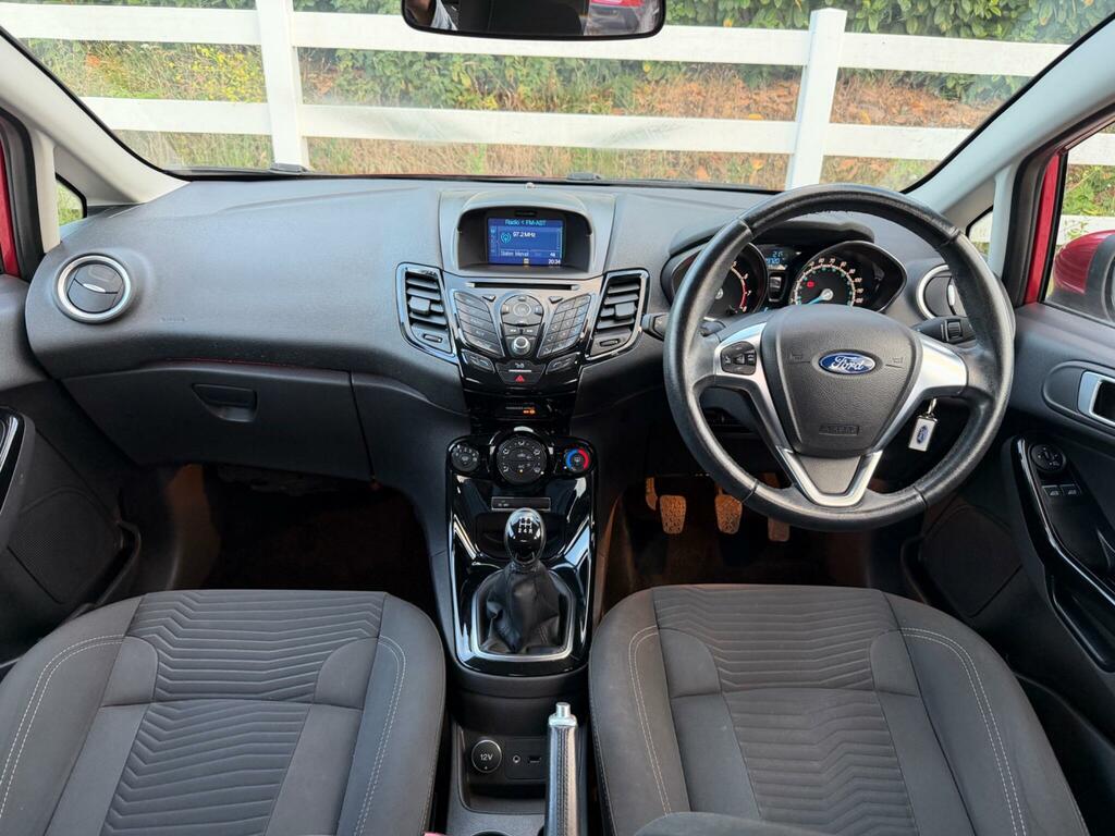 Ford Fiesta Zetec Red #4