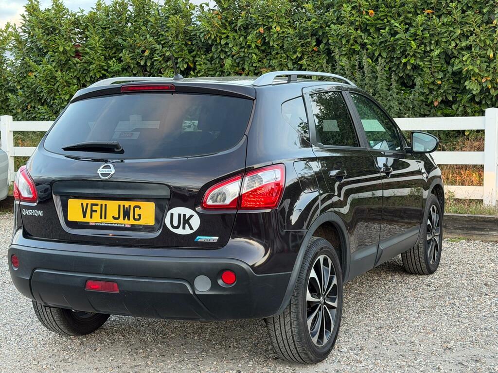 Nissan Qashqai Acenta Red #14
