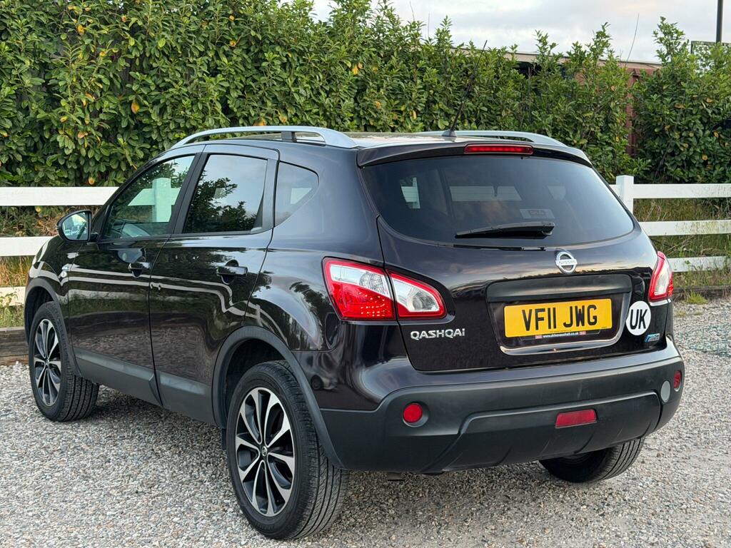 Nissan Qashqai Acenta Red #9