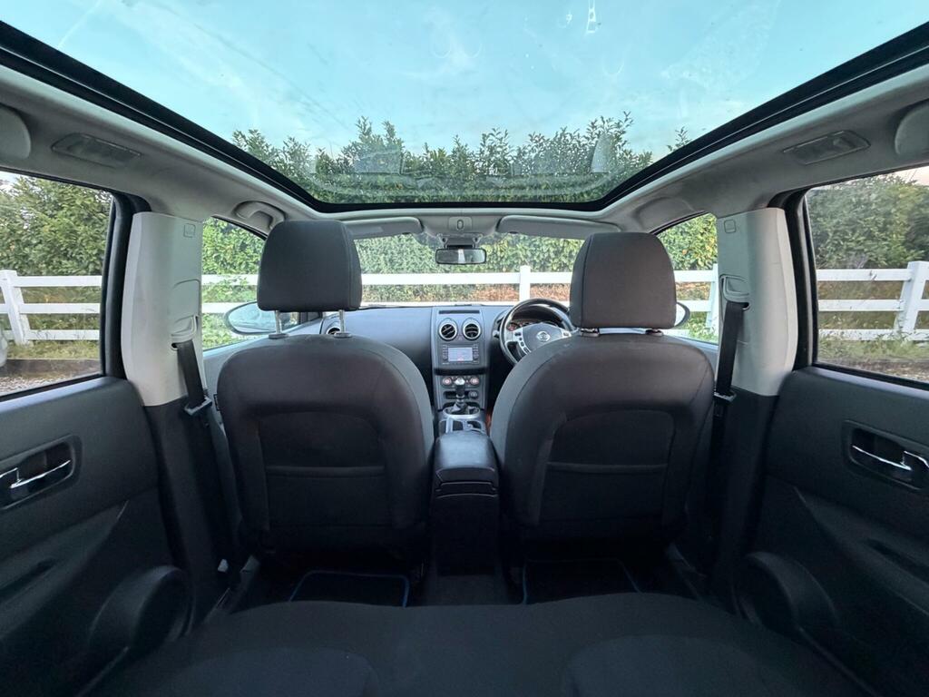 Nissan Qashqai Acenta Red #23