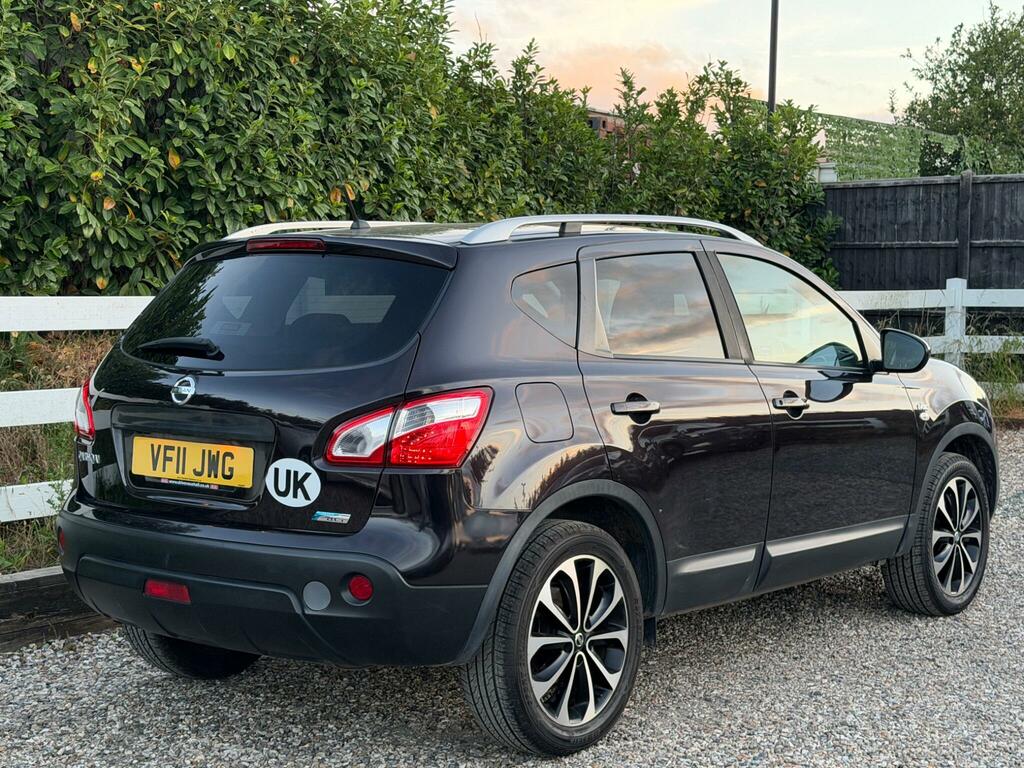 Nissan Qashqai Acenta Red #13