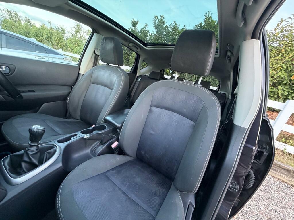 Nissan Qashqai Acenta Red #29