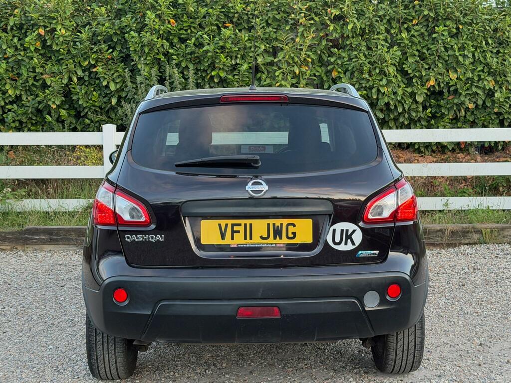 Nissan Qashqai Acenta Red #11