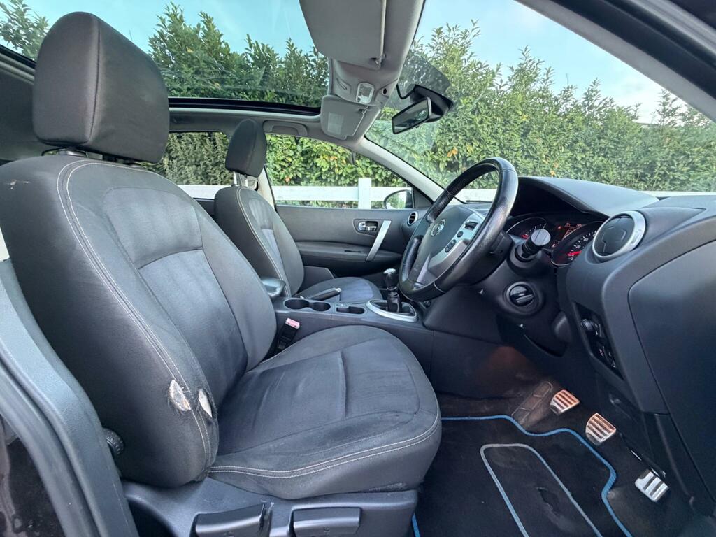 Nissan Qashqai Acenta Red #18