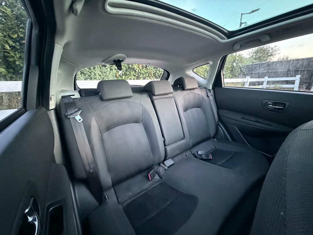 Nissan Qashqai Acenta Red #21