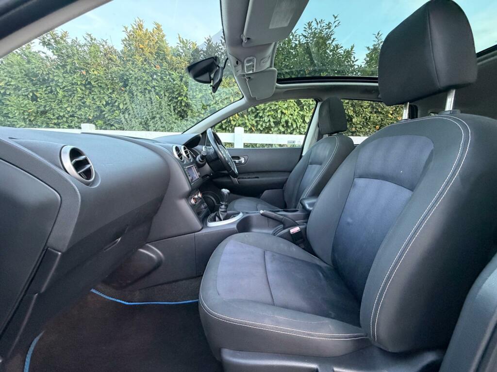 Nissan Qashqai Acenta Red #28