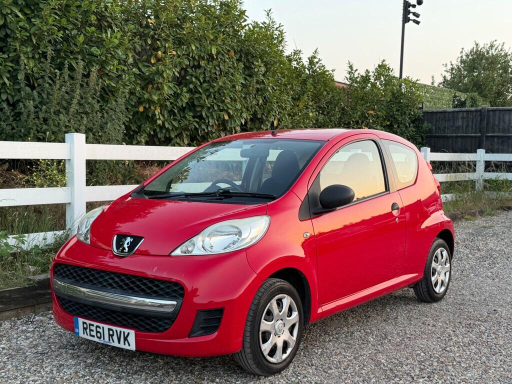 Peugeot 107 Urban Lite Red #6