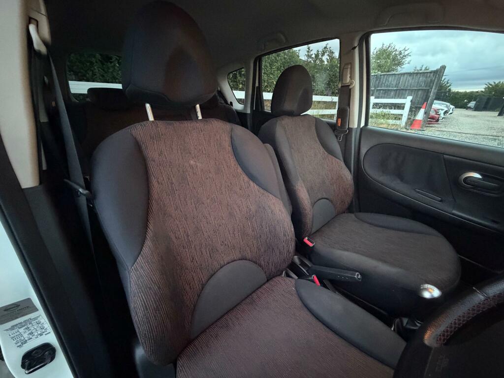 Nissan Note 1.6 N-tec. Family C Beige #18