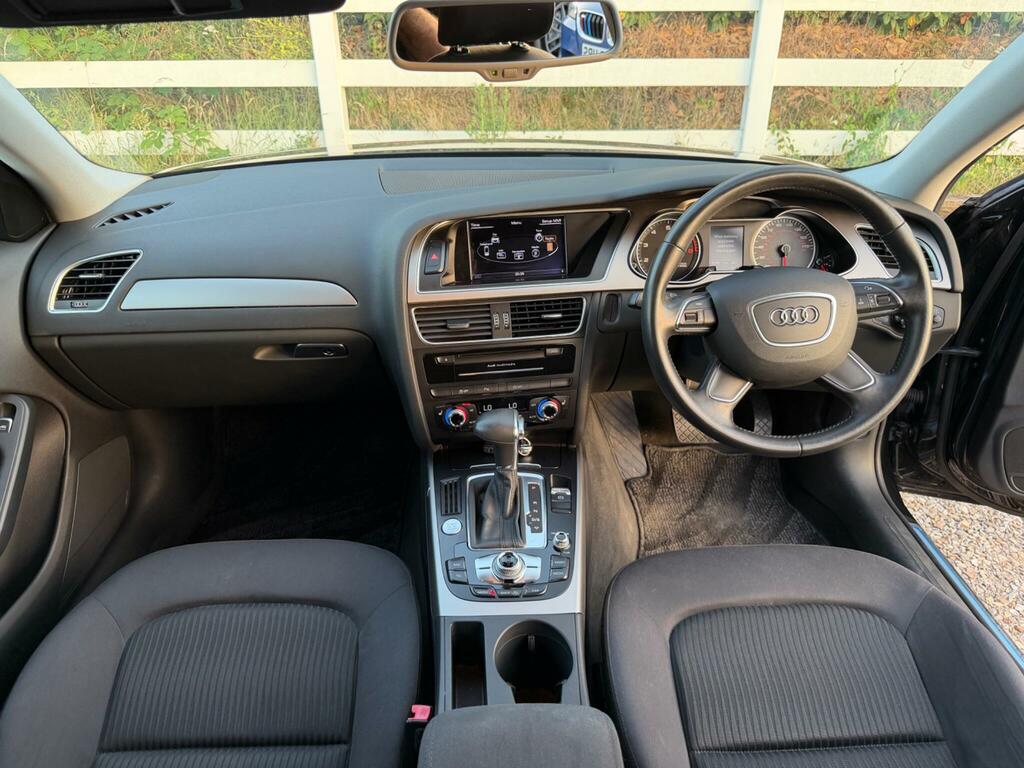 Audi A4 Se Black #2