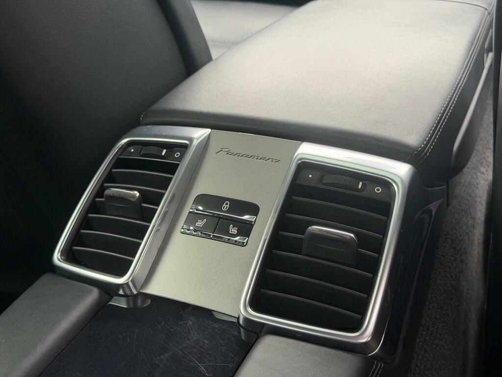 Porsche Panamera Porsche Panamera 4.8 V8 4S Hatchback Pd Black #34