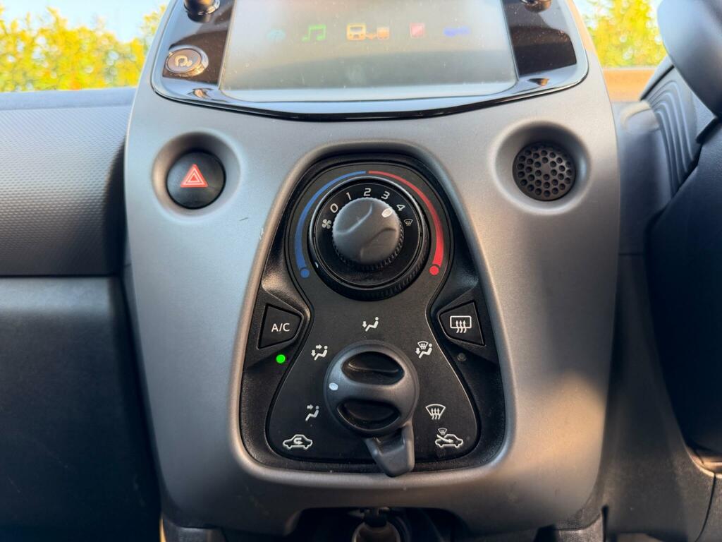 Peugeot 108 1.0 Allure Ss Red #29