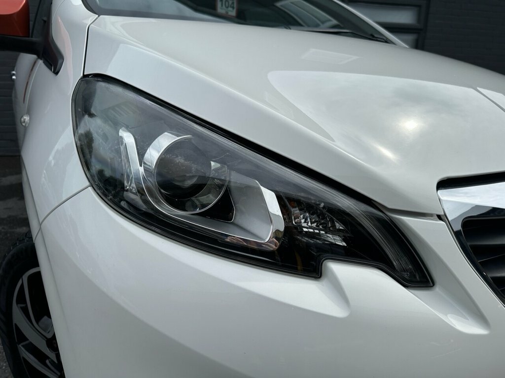 Peugeot 108 1.2L Roland Garros FG66PKX White #3