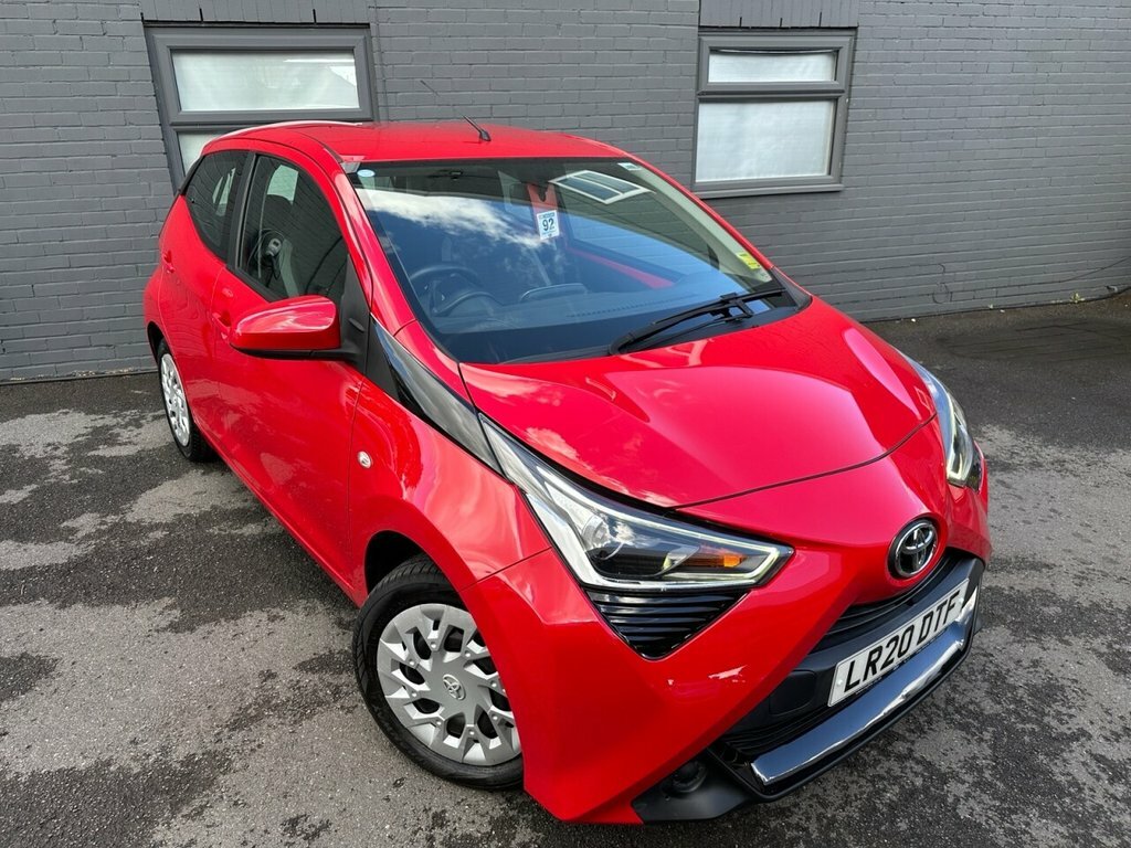 Toyota Aygo 1L X-play Red