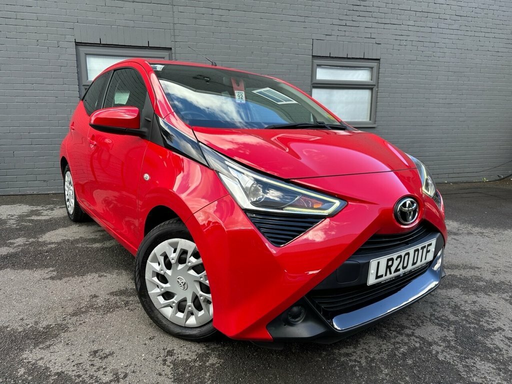 Toyota Aygo 1L X-play LR20DTF Red #2