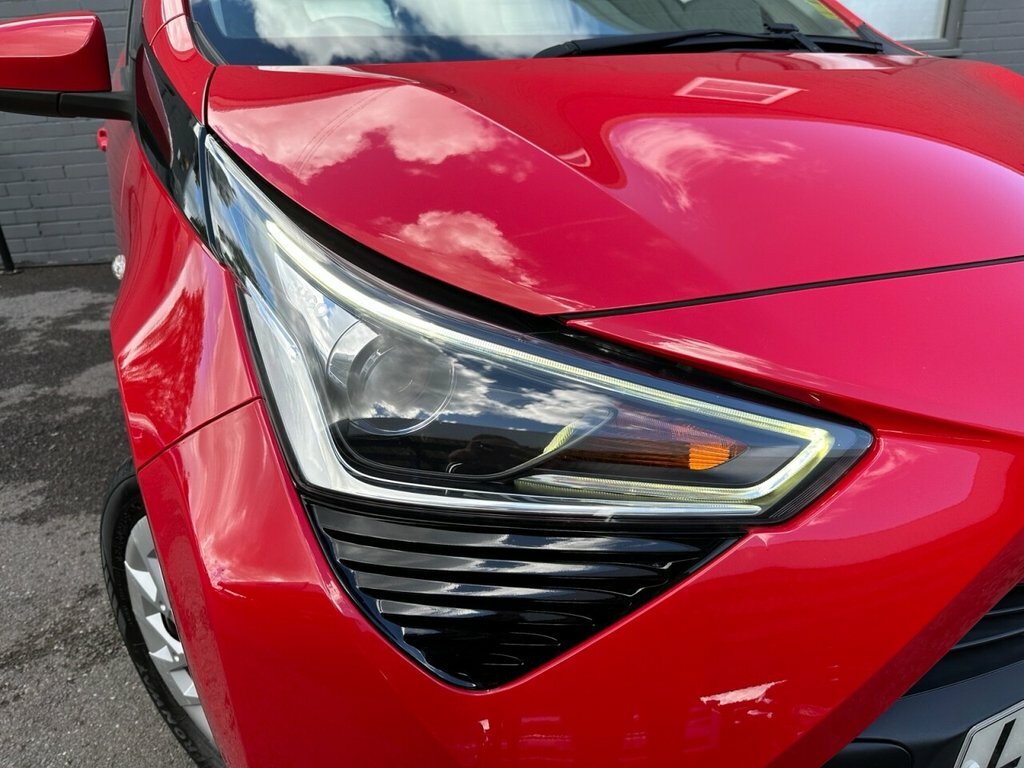 Toyota Aygo 1L X-play LR20DTF Red #3
