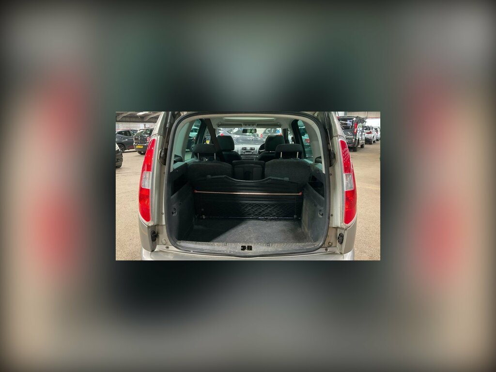 Skoda Roomster Red #7