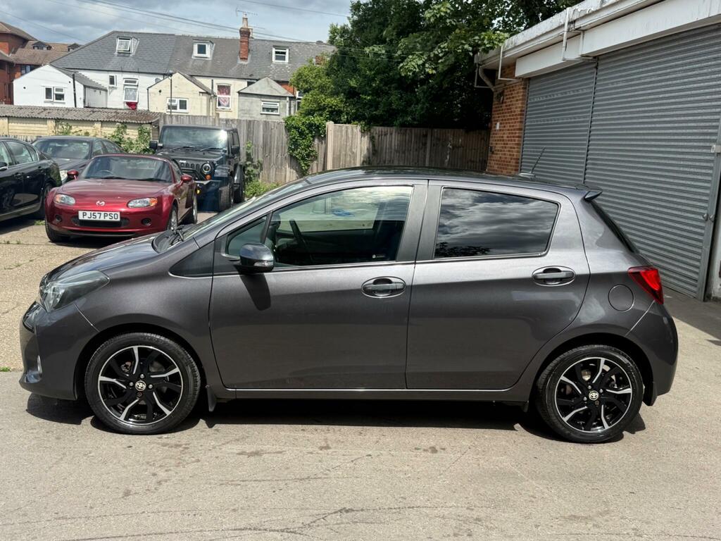 Toyota Yaris 1.33 Dual Vvt-i Design Hatchback CT16EPU Grey #5