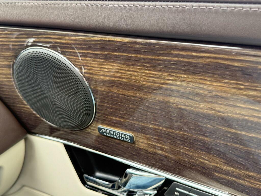 Jaguar XJ  Black #40