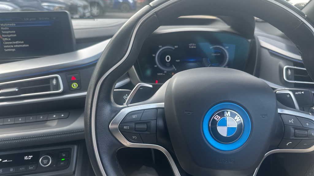 BMW i8 2dr Auto White #17
