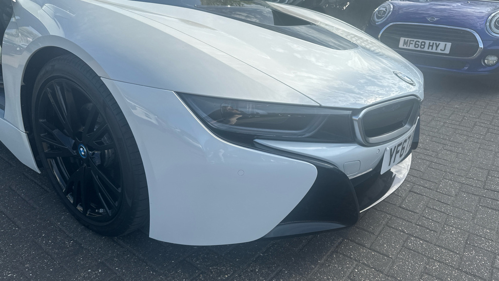 BMW i8 2dr Auto White #23