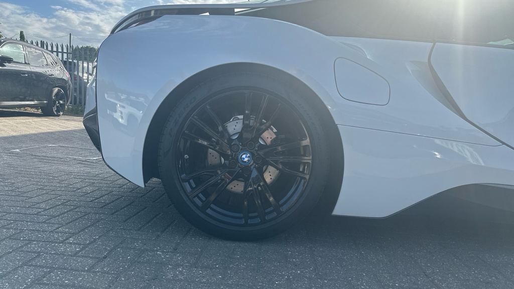 BMW i8 2dr Auto White #14