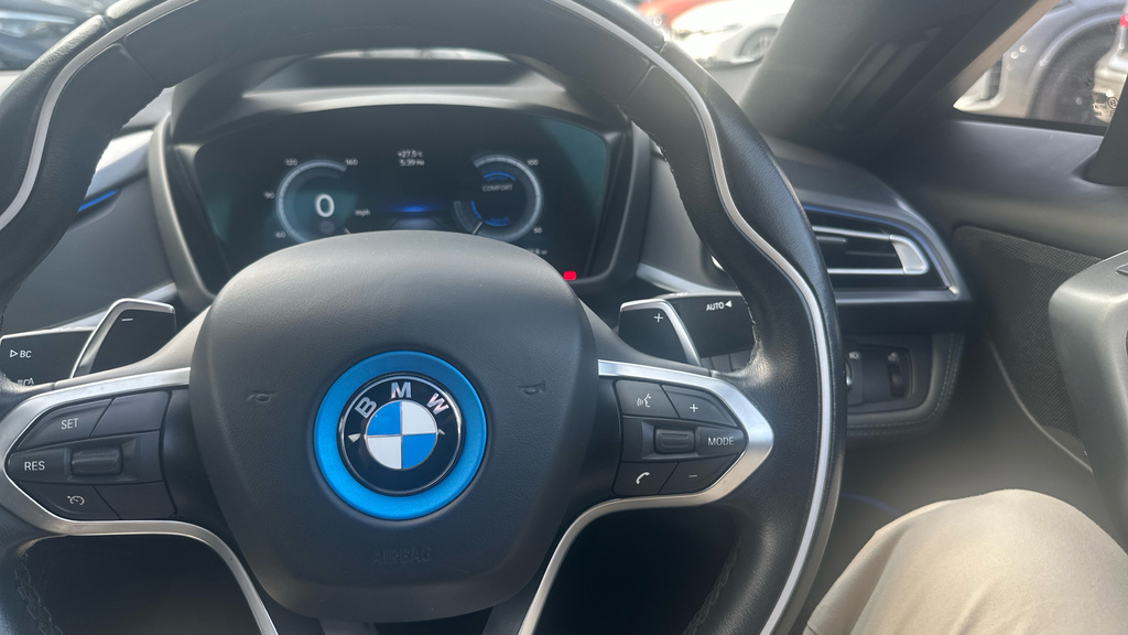 BMW i8 2dr Auto White #18