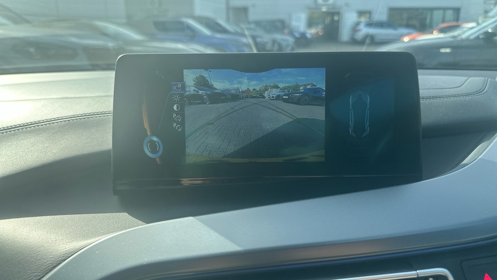 BMW i8 2dr Auto White #21