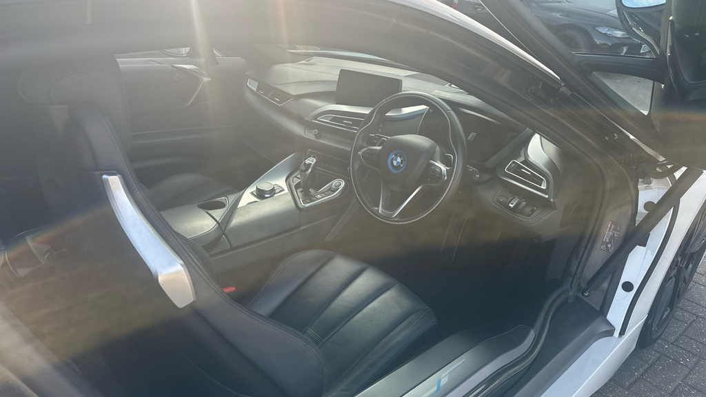 BMW i8 2dr Auto White #6