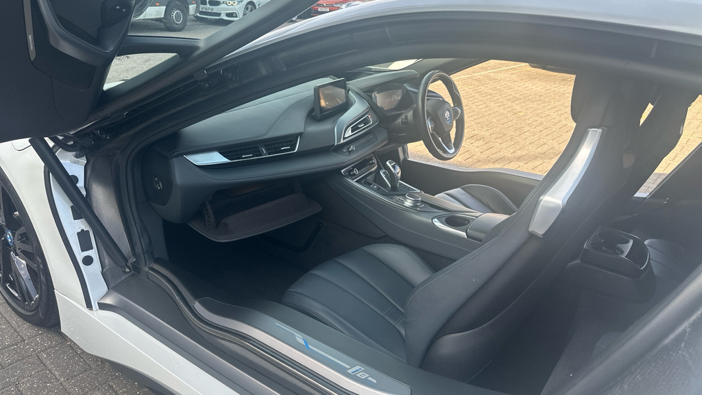 BMW i8 2dr Auto White #7