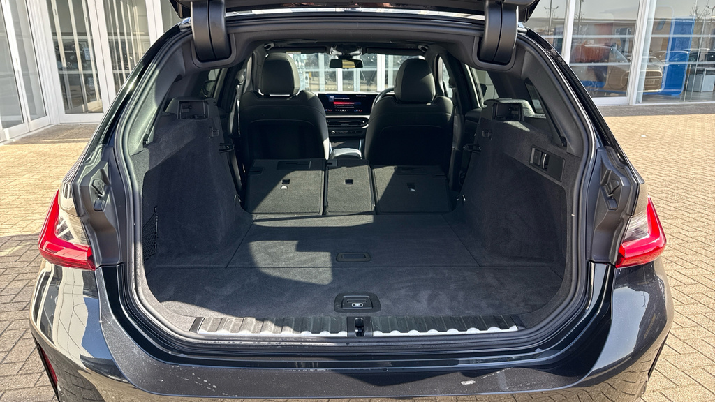 BMW 3 Series 320I M Sport Step Techpro Pack White #36