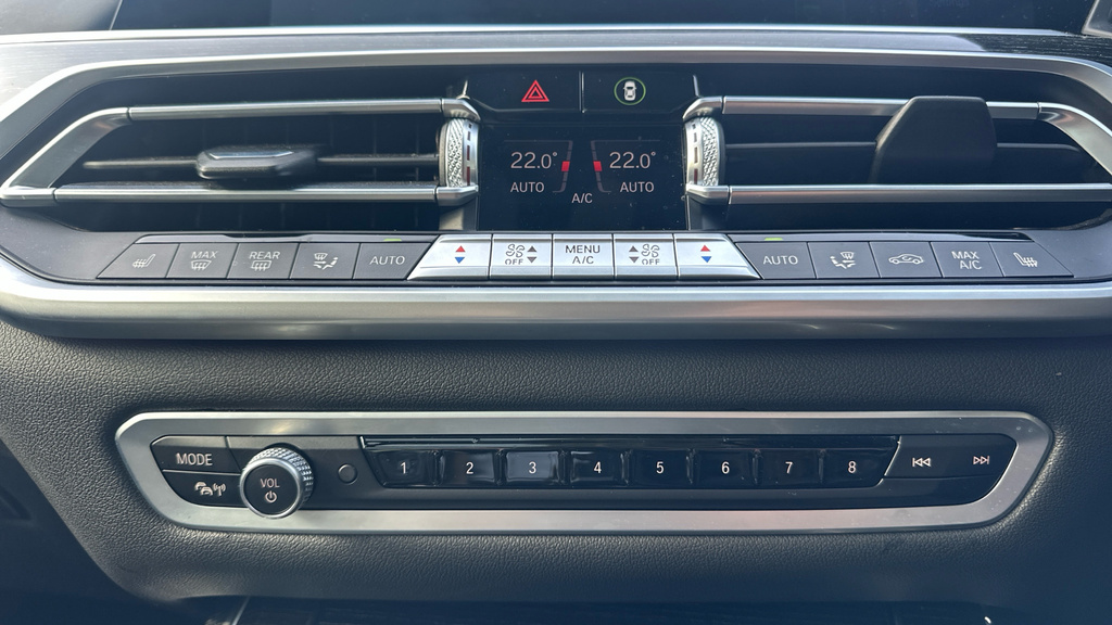 BMW X7 X7 M50i Black #35