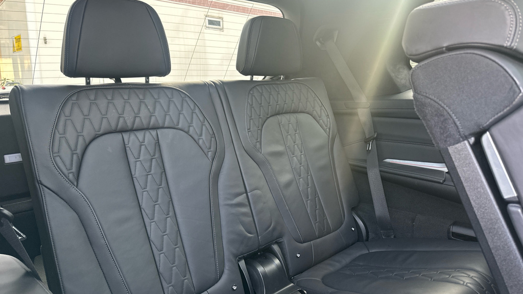 BMW X7 X7 M50i Black #29