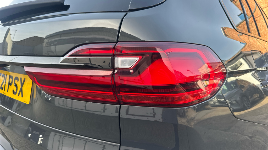 BMW X7 X7 M50i Black #22