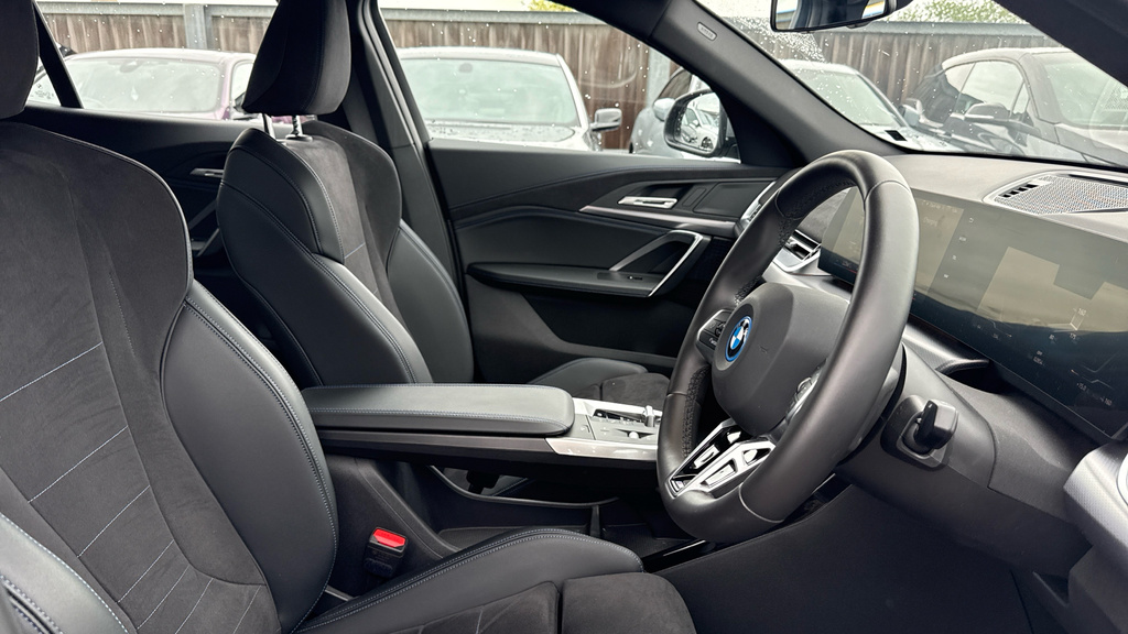 BMW iX2 150Kw Edrive20 M Sport 65Kwh Techpro Red #11