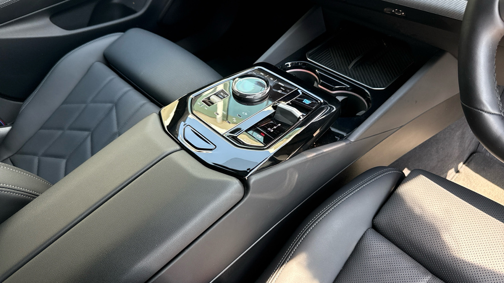 BMW i5 250Kw Edrive40 M Sport Pro 84Kwh Blue #10