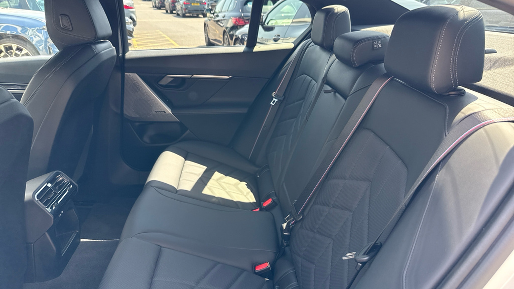 BMW i5 250Kw Edrive40 M Sport Pro 84Kwh Blue #12