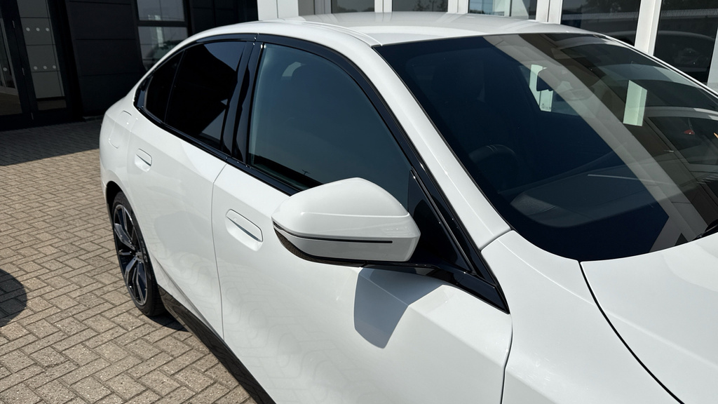 BMW i5 250Kw Edrive40 M Sport Pro 84Kwh Blue #24