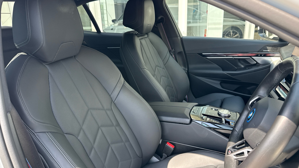 BMW i5 250Kw Edrive40 M Sport Pro 84Kwh Blue #11