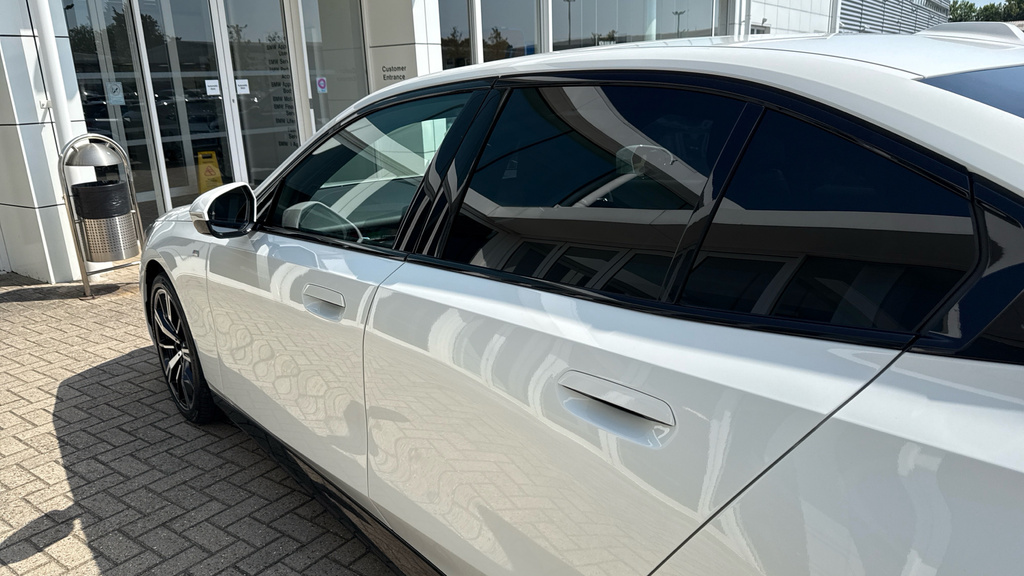 BMW i5 250Kw Edrive40 M Sport Pro 84Kwh Blue #26