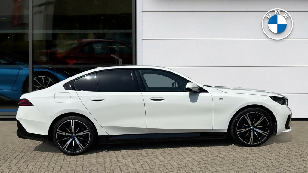 BMW i5 250Kw Edrive40 M Sport Pro 84Kwh Blue #3