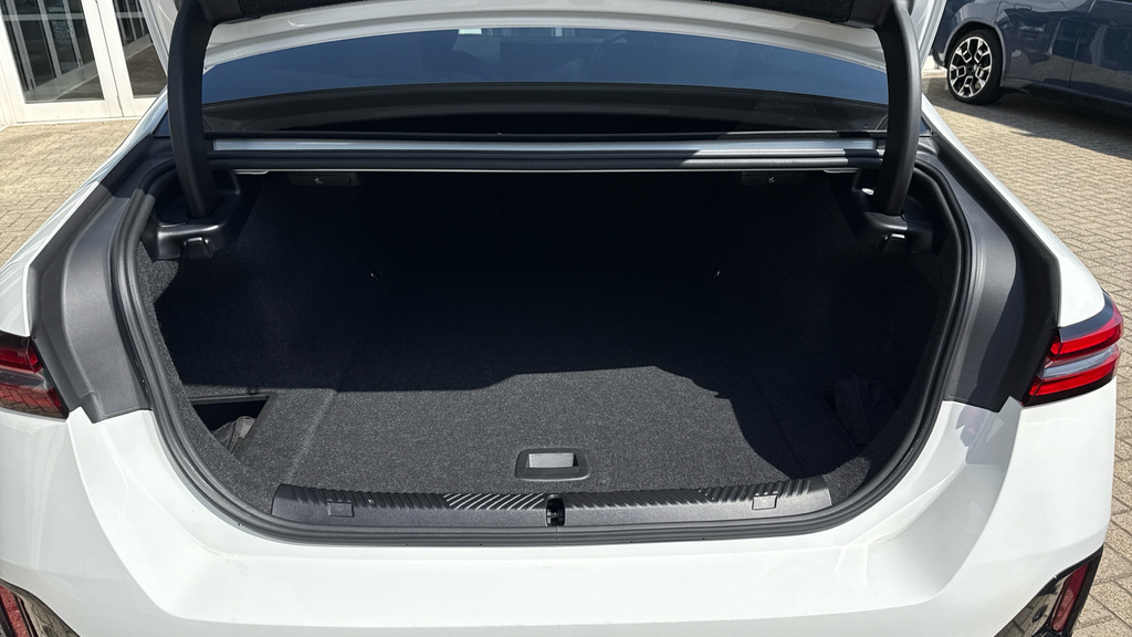 BMW i5 250Kw Edrive40 M Sport Pro 84Kwh Blue #13