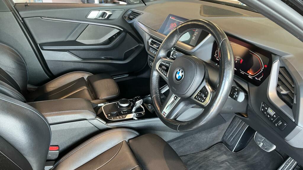 BMW 1 Series M Sport Black #5
