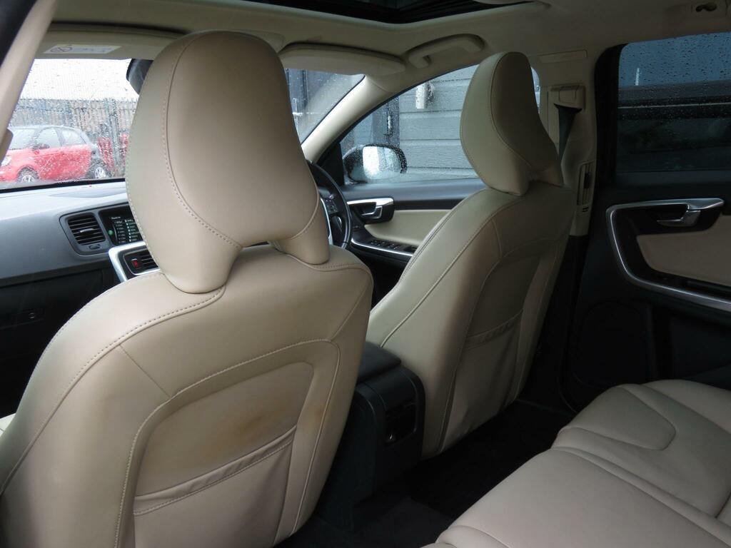 Volvo V60 Cross Country D4 Lux Nav Silver #16