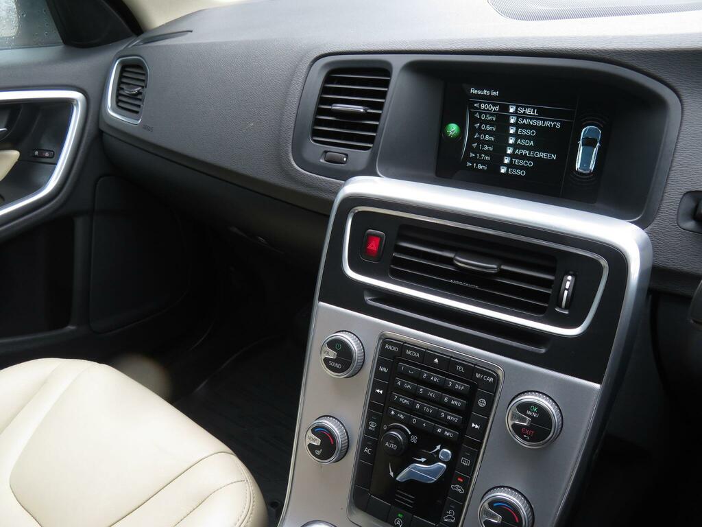 Volvo V60 Cross Country D4 Lux Nav Silver #18