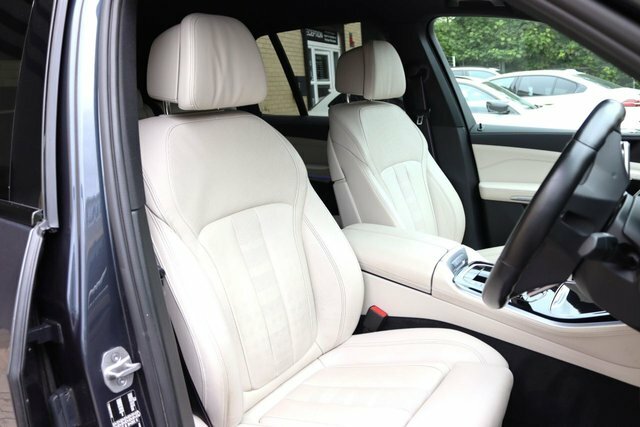 BMW X5 M50i 4.4 V8 Xdrive YF22OFS Grey #4