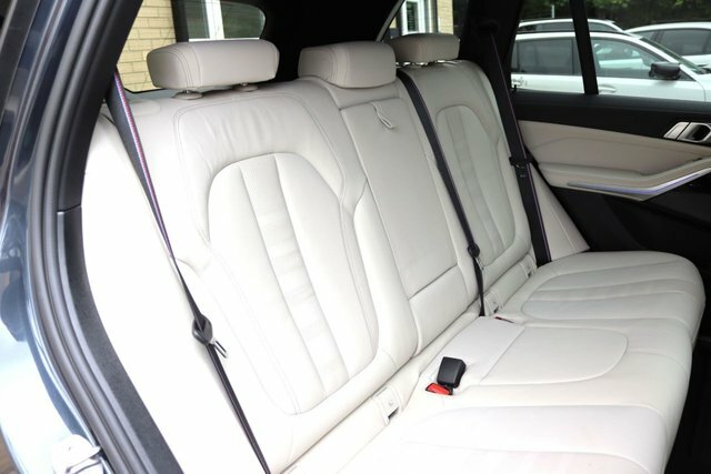 BMW X5 M50i 4.4 V8 Xdrive YF22OFS Grey #5